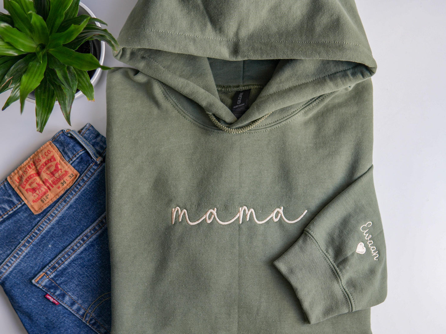 Custom Mama Sweatshirt with Names on Sleeve– Perfect Mother's Day Gift